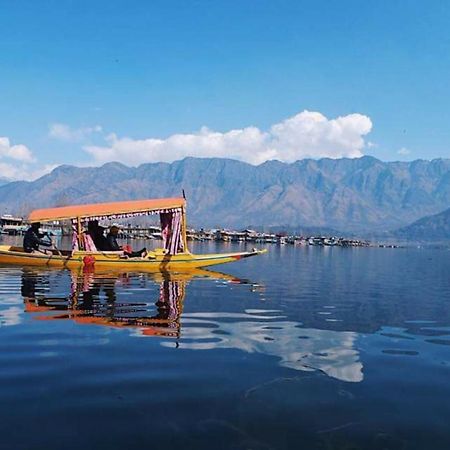 Umbrella Group Of House Boat Hotel Srinagar  Ngoại thất bức ảnh
