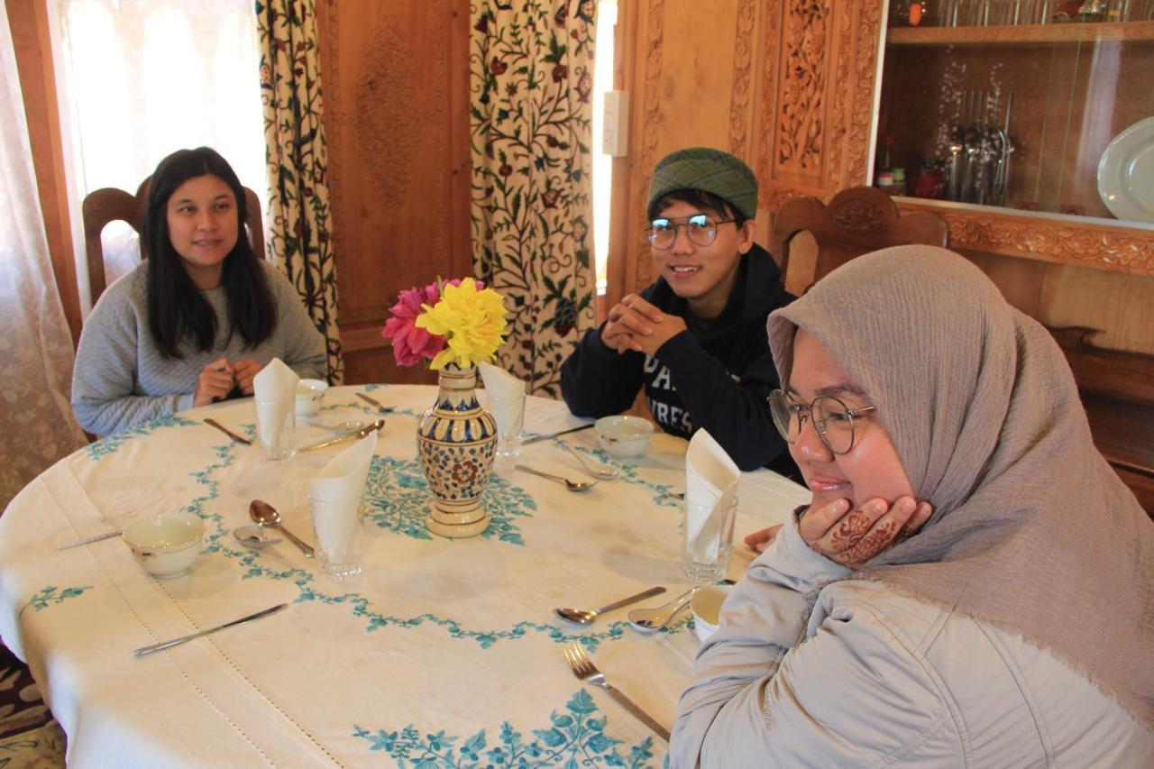 Umbrella Group Of House Boat Hotel Srinagar  Ngoại thất bức ảnh