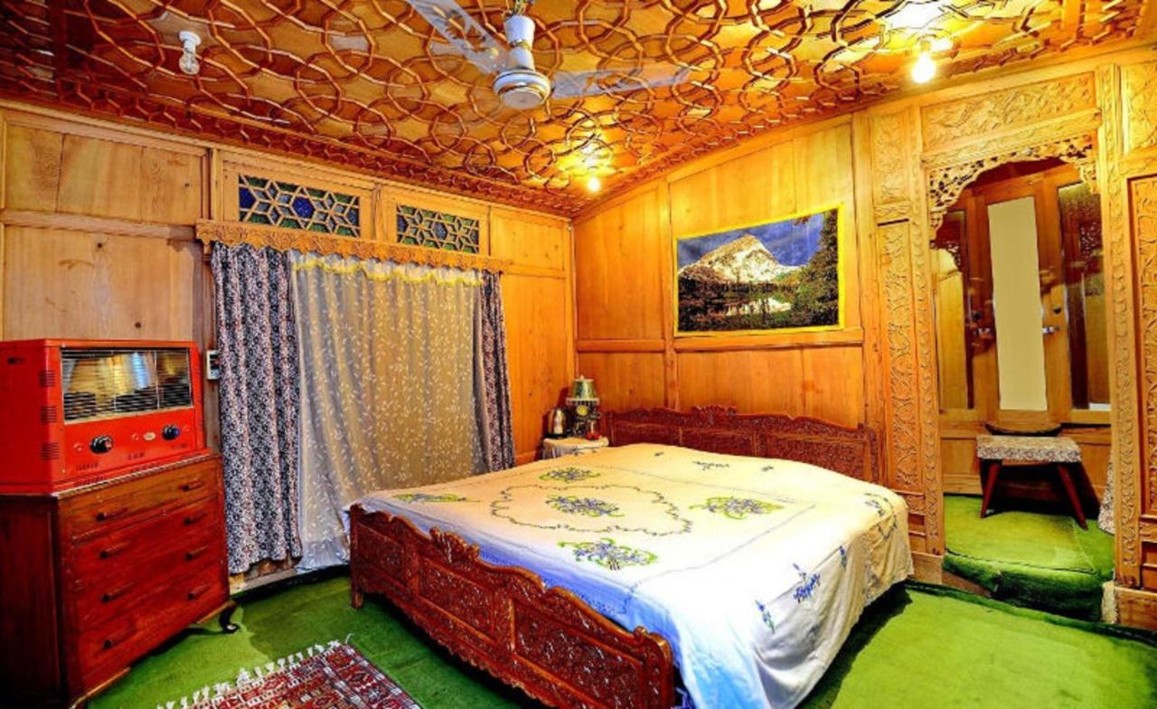 Umbrella Group Of House Boat Hotel Srinagar  Ngoại thất bức ảnh